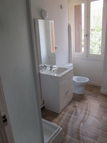 Location Appartement 2 pièces 43m² LA FERTE GAUCHER 77320 - Photo 4