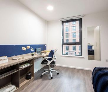 1 bedroom in a flat share to rent - Photo 3