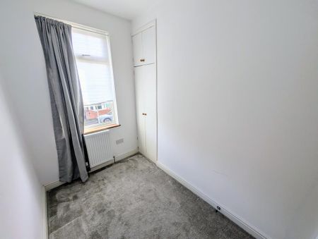 3 bedroom terraced house to rent - Photo 3