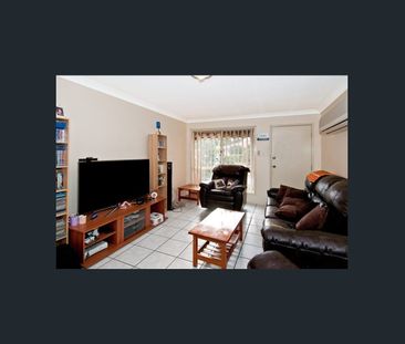 The perfect home with stretching views! - Photo 2