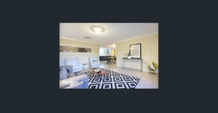 Large and Spacious Family Home with 3 Living Areas!! - Photo 2