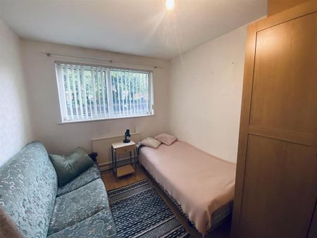 2 bedroom end of terrace house to rent - Photo 4