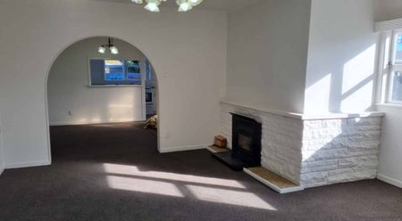 Perfect Position Four Bedroom Home - Photo 4