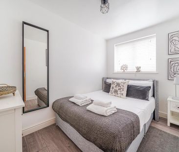 4 bedroom detached house to rent - Photo 3