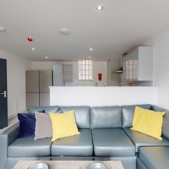 5 bedroom house to rent - Photo 1