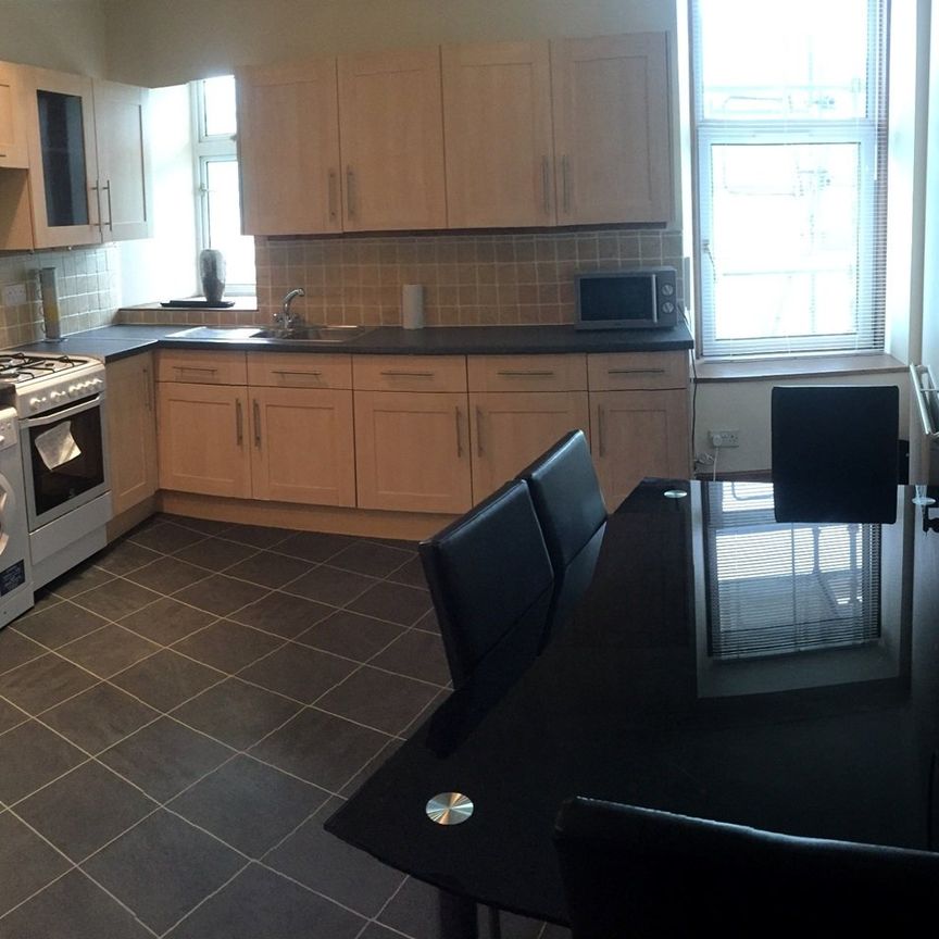 2 Bed Flat, Mannofield, AB10 - Photo 1