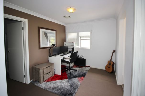 9/8 Angophora Drive, Warabrook - Photo 1