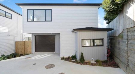 Moderm 3 bedrooms house in Glen Eden - Photo 5