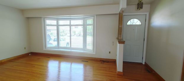 For Lease - 11 Southill Drive, Hamilton, Ontario - Photo 1