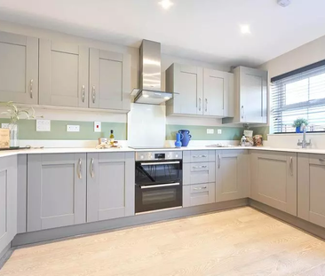 4 bedroom semi-detached house to rent - Photo 6