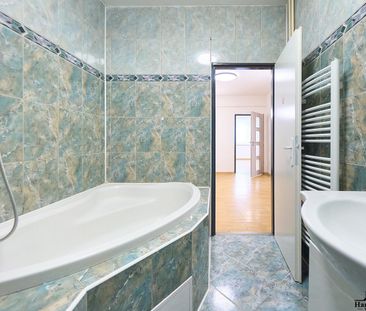 Pronájem bytu 2+1 66 m² - Fotografie 1