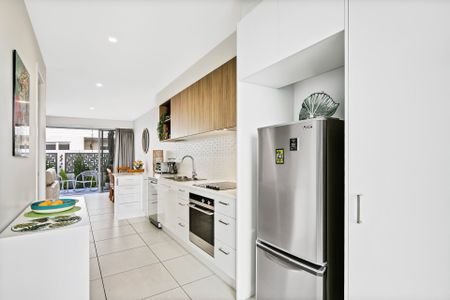 Coastal Chic: Stylish Living in Maroochydore! - Photo 3