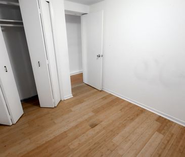 For Lease - 2469 Queen Street Unit# 5, Toronto, Ontario - Photo 3