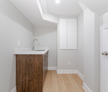 For Lease - 2159 Baronwood Drive, Oakville, Ontario - Photo 5