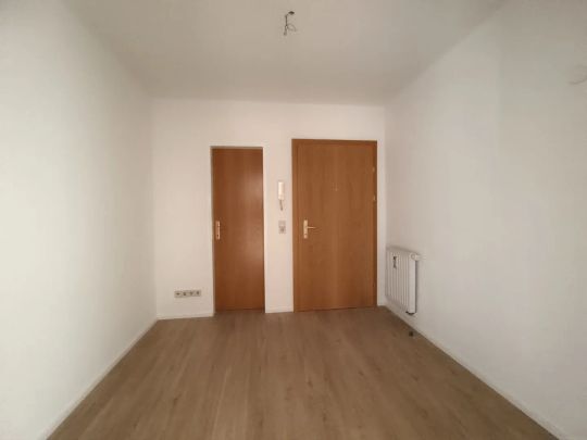 Geräumige Wohnung direkt am Europaplatz mit 1 Schlafzimmer und neuer Einbauküche! - Photo 1