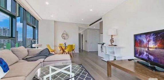 Luxury TWO BEDROOM Apartment with FURNISHED and CITY VIEW! - Photo 2