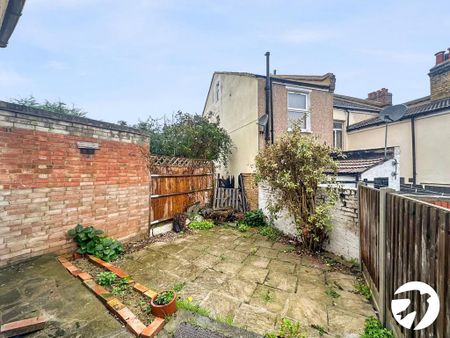 2 bedroom terraced house to rent - Photo 3