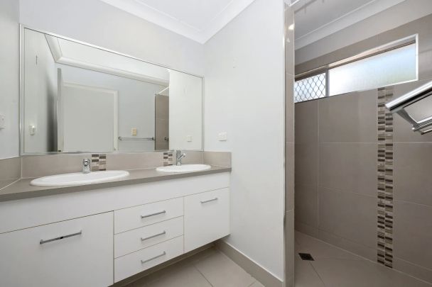 Relaxed Living with Pool and Outdoor Entertaining - Photo 1