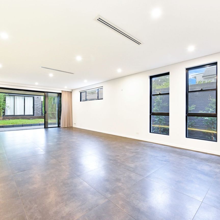 Spacious, Functional Family Home - Photo 1