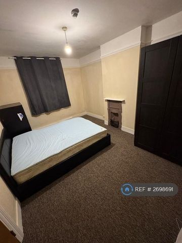 1 bedroom in a house share to rent - Photo 5