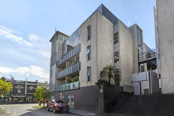Urban Style Meets Unbeatable Fitzroy Location - Photo 1