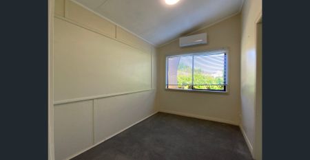 Prime North Griffith Living - Photo 4