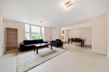 3 bedroom flat to rent - Photo 2