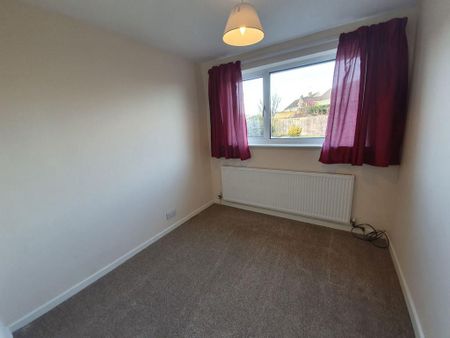 2 bedroom semi-detached bungalow to rent - Photo 4