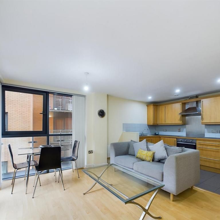 2 bedroom apartment to rent - Photo 1