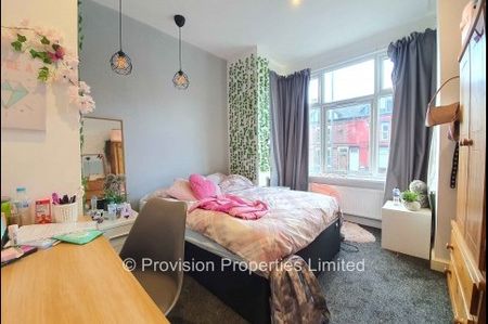 6 Bedroom Student Rentals Leeds - Photo 4