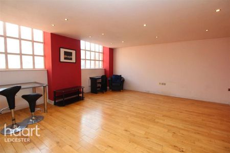 3 bedroom apartment to rent - Photo 3