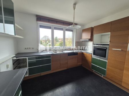 Location Appartement 4 pièces 120m² LAMBERSART 59130 - Photo 3