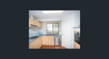 Beautifully presented 3 bedroom home - Photo 4