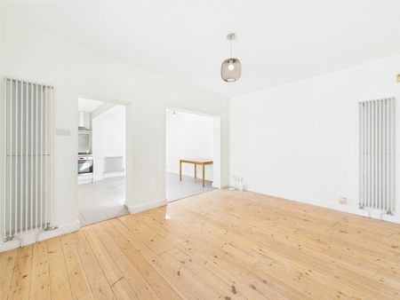 Victor Road, Teddington, TW11 - Photo 2