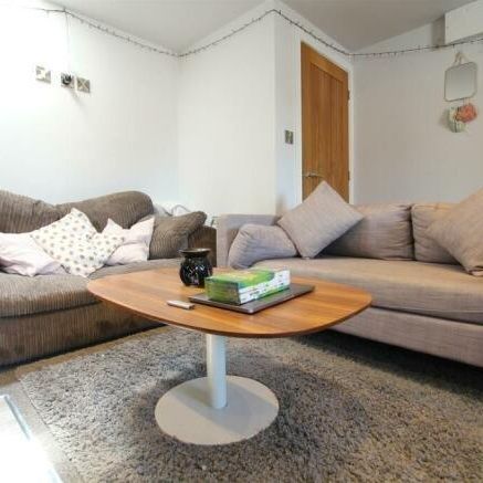 3 bedroom flat to rent - Photo 1