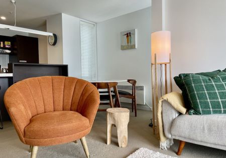 Two Bedroom Central City Apartment - Photo 2