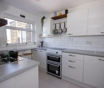 2 bedroom flat to rent - Photo 4