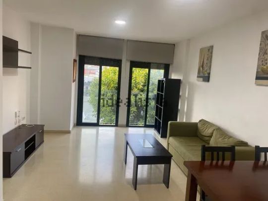 Alquiler de piso en Calle Guzmán el Bueno, 1 - Photo 1