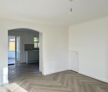 3 bedroom detached house to rent - Photo 2