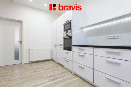 Pronájem bytu 2+kk, ul. Francouzská, Brno - Zábrdovice, výtah, centrum města - Photo 2