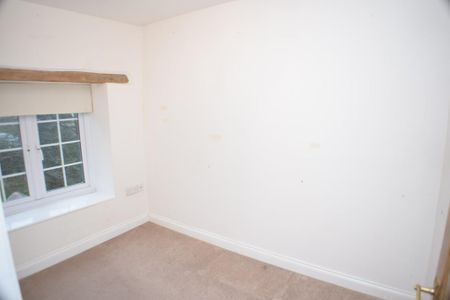 2 bedroom end of terrace house to rent - Photo 5