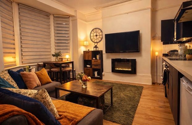 1 Bed Flat, Russell Street, RG1 - Photo 1