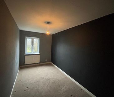 4 BED House To rent - Photo 3