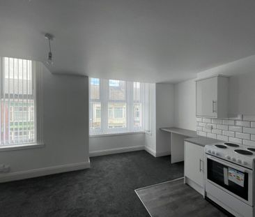 To let : Westbourne grove , Redcar , TS10 - Photo 2
