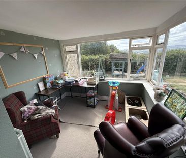 3 bedroom detached house to rent - Photo 3