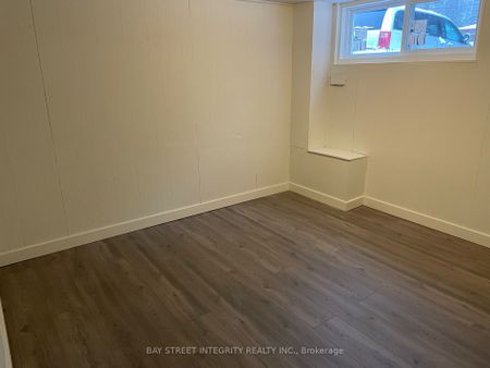 For Lease - 43 Fairglen Avenue, Toronto, Ontario - Photo 3