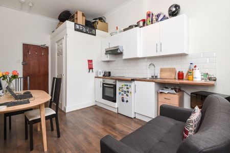 Manstone Road, London, NW2 - Photo 4
