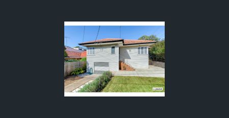 Renovated 3 Bedroom Post-war Home - Photo 4