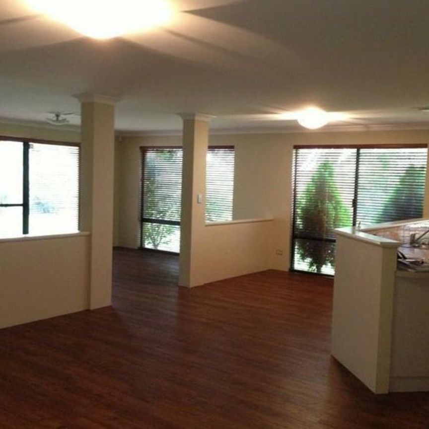 Perfect Family Living Opposite the Park ! - BREAK LEASE - Photo 1