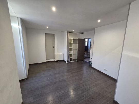 Appartement Nimes 1 pièce(s) 23.76 m2, - Photo 1